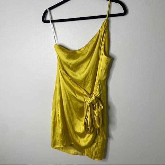 Revolve Lovers + Friends Karen One Shoulder Yellow Satin Bow Mini Dress Medium - Picture 3 of 11